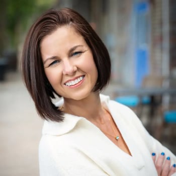 Headshot of Elizabeth Callahan